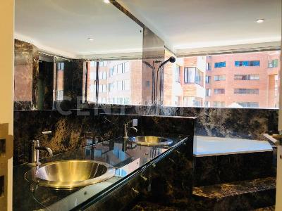 Apartamento de 3 alcobas en arriendo en Chico Reservado, Bogotá, 246 m² · foto 13 de 20