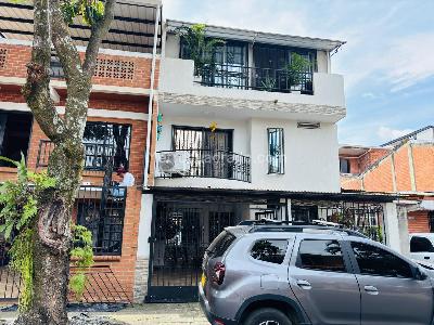 Casa de 5 alcobas en venta en Caney, Cali, 220 m² · foto 1 de 20