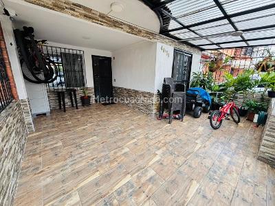 Casa de 5 alcobas en venta en Caney, Cali, 220 m² · foto 2 de 20