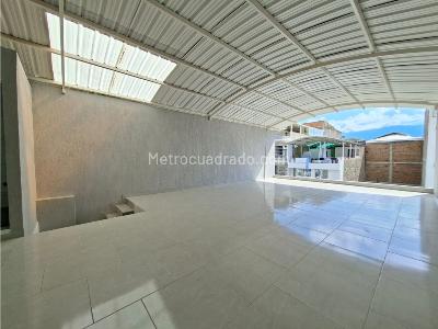 Casa de 5 alcobas en venta en Ciudad 2000, Cali, 210 m² · foto 18 de 20