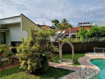 Casa de 4 alcobas en venta en Ciudad Jardin, Cali, 1581 m² · foto 3 de 20