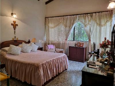 Casa de 4 alcobas en venta en Ciudad Jardin, Cali, 1581 m² · foto 17 de 20