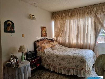 Casa de 4 alcobas en venta en Ciudad Jardin, Cali, 1581 m² · foto 19 de 20