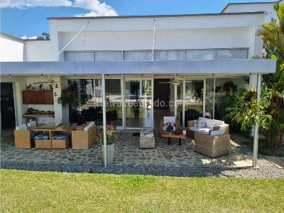 Casa de 5 alcobas en venta en Armenia, Armenia · foto 3 de 4