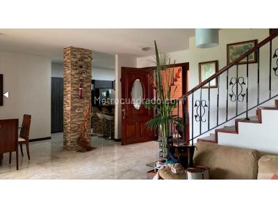 Casa de 5 alcobas en venta en Ciudad Jardin, Cali, 450 m² · foto 2 de 6