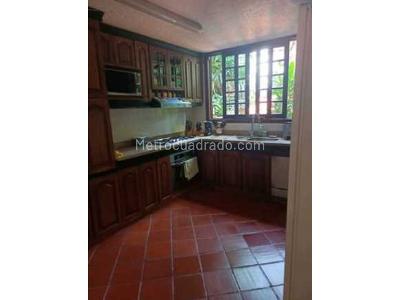 Casa de 4 alcobas en venta en Ciudad Jardin, Cali, 950 m² · foto 7 de 11