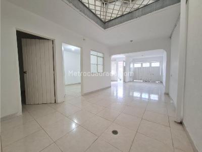 Casa de 5 alcobas en venta en Cristobal Colon, Cali, 468 m² · foto 2 de 20