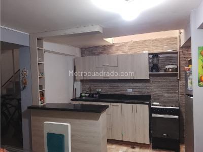 Casa de 4 alcobas en venta en Villa Fontana, Palmira, 117 m² · foto 2 de 11