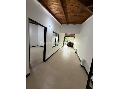 Casa de 5 alcobas en venta en Departamental, Cali, 270 m² · foto 4 de 13