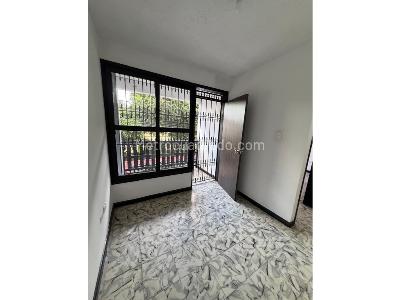 Casa de 5 alcobas en venta en Departamental, Cali, 270 m² · foto 7 de 13