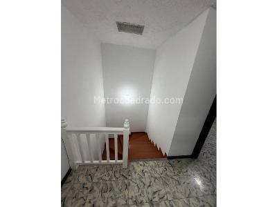Casa de 5 alcobas en venta en Departamental, Cali, 270 m² · foto 11 de 13