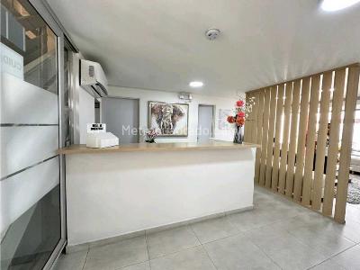 Casa de 5 alcobas en venta en Tequendama, Cali, 397 m² · foto 2 de 20