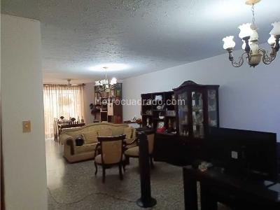 Casa de 4 alcobas en venta en Pampalinda, Cali, 212 m² · foto 15 de 17