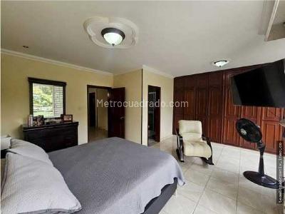 Casa de 5 alcobas en venta en Caney, Cali, 320 m² · foto 8 de 20