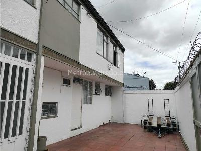 Casa de 5 alcobas en venta en Santa Barbara Oriental, Bogotá, 189 m² · foto 2 de 20