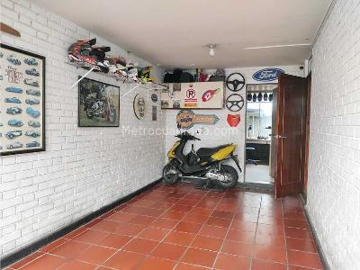 Casa de 5 alcobas en venta en Santa Barbara Oriental, Bogotá, 189 m² · foto 8 de 20