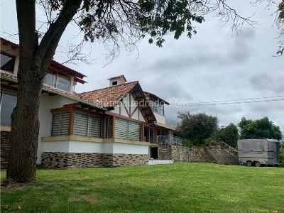Casa de 5 alcobas en arriendo en Cerro La Conejera, Bogotá, 700 m² · foto 6 de 10