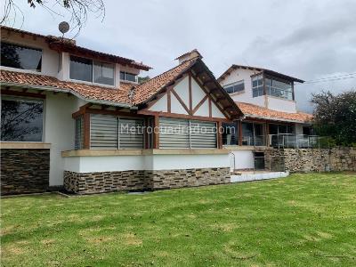 Casa de 5 alcobas en arriendo en Cerro La Conejera, Bogotá, 700 m² · foto 7 de 10