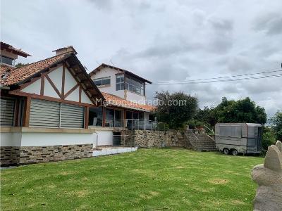 Casa de 5 alcobas en arriendo en Cerro La Conejera, Bogotá, 700 m² · foto 9 de 10