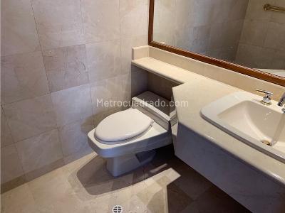 Apartamento de 4 alcobas en venta en Los Rosales, Bogotá, 510 m² · foto 10 de 20