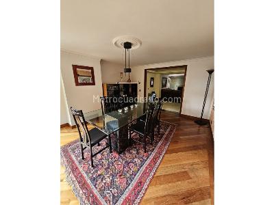 Apartamento de 3 alcobas en venta en Chico Oriental, Bogotá, 258 m² · foto 13 de 20