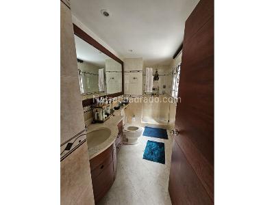 Apartamento de 3 alcobas en venta en Chico Oriental, Bogotá, 258 m² · foto 19 de 20