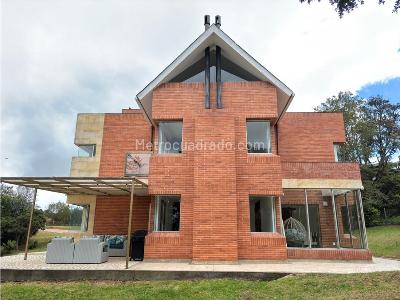 Casa de 5 alcobas en venta en Cerros De Yerbabuena, Chía, 555 m² · foto 3 de 20