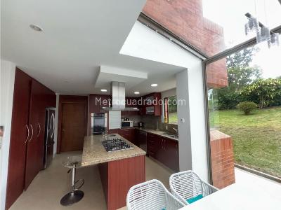 Casa de 5 alcobas en venta en Cerros De Yerbabuena, Chía, 555 m² · foto 10 de 20