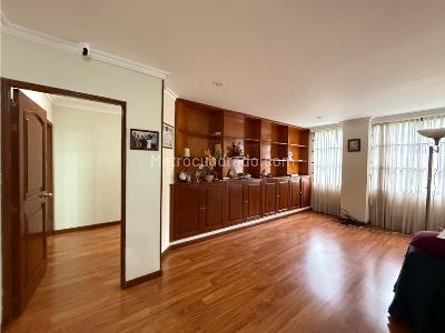 Apartamento en venta en Santa Barbara, Bogotá · foto 8 de 15