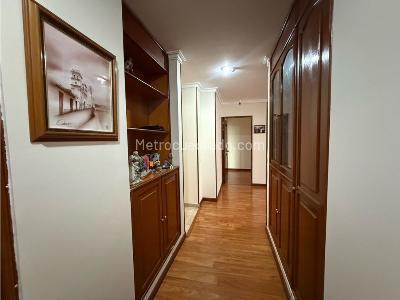 Apartamento en venta en Santa Barbara, Bogotá · foto 10 de 15