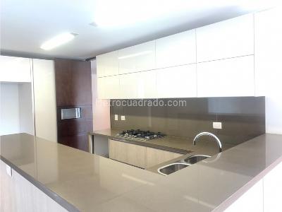 Apartamento de 4 alcobas en venta en Nogales Residencial, Bogotá, 253 m² · foto 1 de 17