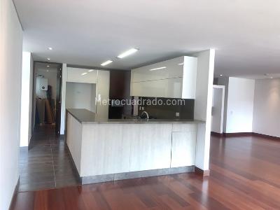 Apartamento de 4 alcobas en venta en Nogales Residencial, Bogotá, 253 m² · foto 2 de 17