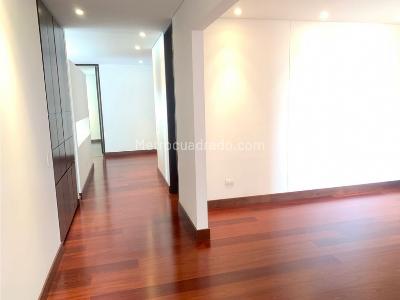 Apartamento de 4 alcobas en venta en Nogales Residencial, Bogotá, 253 m² · foto 9 de 17
