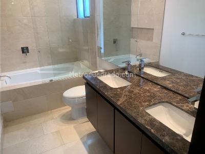 Apartamento de 4 alcobas en venta en Nogales Residencial, Bogotá, 253 m² · foto 12 de 17