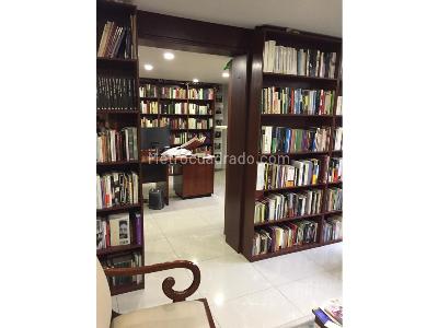 Casa de 5 alcobas en venta en Niza, Bogotá, 455 m² · foto 7 de 20