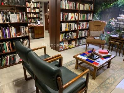 Casa de 5 alcobas en venta en Niza, Bogotá, 455 m² · foto 9 de 20
