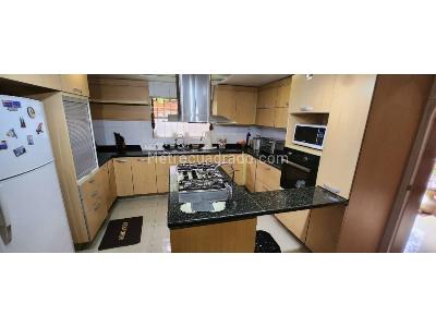 Casa de 5 alcobas en venta en Niza, Bogotá, 455 m² · foto 10 de 20