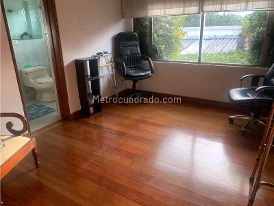 Casa de 5 alcobas en venta en Niza, Bogotá, 455 m² · foto 13 de 20