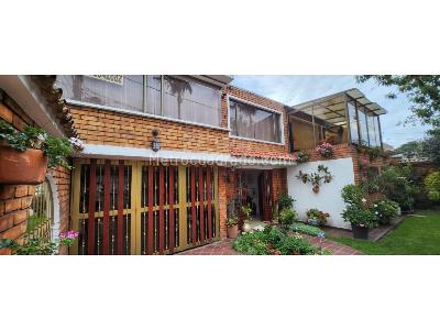 Casa de 5 alcobas en venta en Niza, Bogotá, 455 m² · foto 16 de 20
