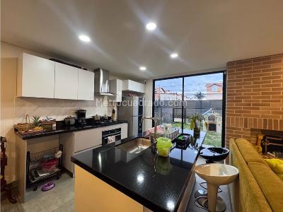 Casa de 2 alcobas en venta en La Floresta, Chía, 128 m² · foto 3 de 16