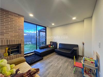 Casa de 2 alcobas en venta en La Floresta, Chía, 128 m² · foto 4 de 16