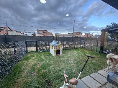 Casa de 2 alcobas en venta en La Floresta, Chía, 128 m² · foto 5 de 16