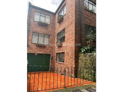 Casa de 5 alcobas en venta en La Macarena, Bogotá, 529 m² · foto 2 de 18