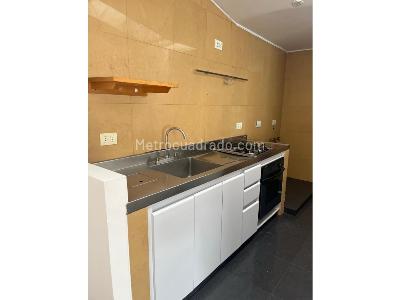 Casa de 5 alcobas en venta en La Macarena, Bogotá, 529 m² · foto 3 de 18