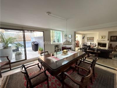 Apartamento en venta en Chico, Bogotá · foto 2 de 19