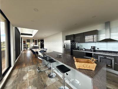 Casa de 4 alcobas en venta en Cerros De Yerbabuena, Chía, 750 m² · foto 2 de 20