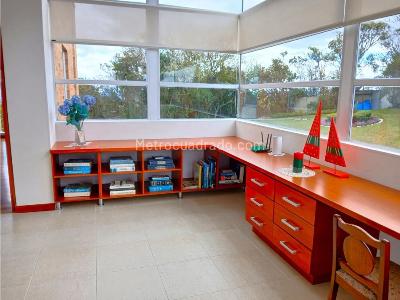 Casa de 5 alcobas en venta en Cerros De Yerbabuena, Chía, 352 m² · foto 8 de 19
