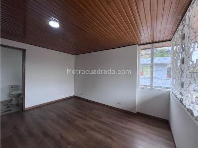Casa de 5 alcobas en arriendo en Pasadena, Bogotá, 250 m² · foto 19 de 20