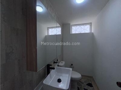 Casa de 5 alcobas en arriendo en Pasadena, Bogotá, 250 m² · foto 4 de 20