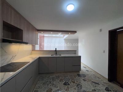 Casa de 5 alcobas en arriendo en Pasadena, Bogotá, 250 m² · foto 9 de 20